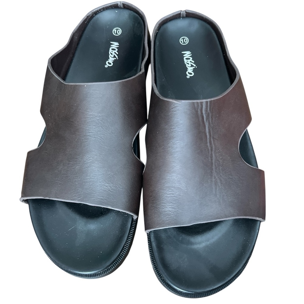 Like New  Mossimo Brown Slide on Sandals